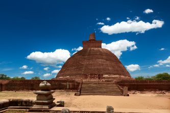Jetavaranama dagoba (stupa). Anuradhapura, Sri Lank